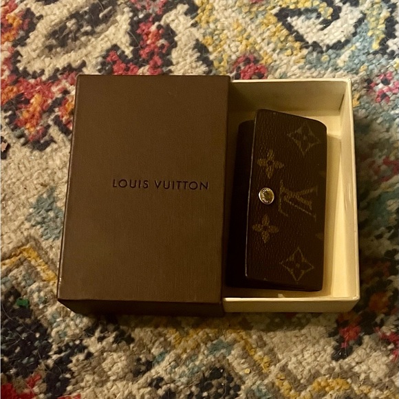Louis Vuitton Key Holder - Picture 3 of 13